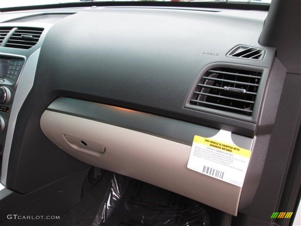 2015 Explorer FWD - Oxford White / Medium Light Stone photo #31