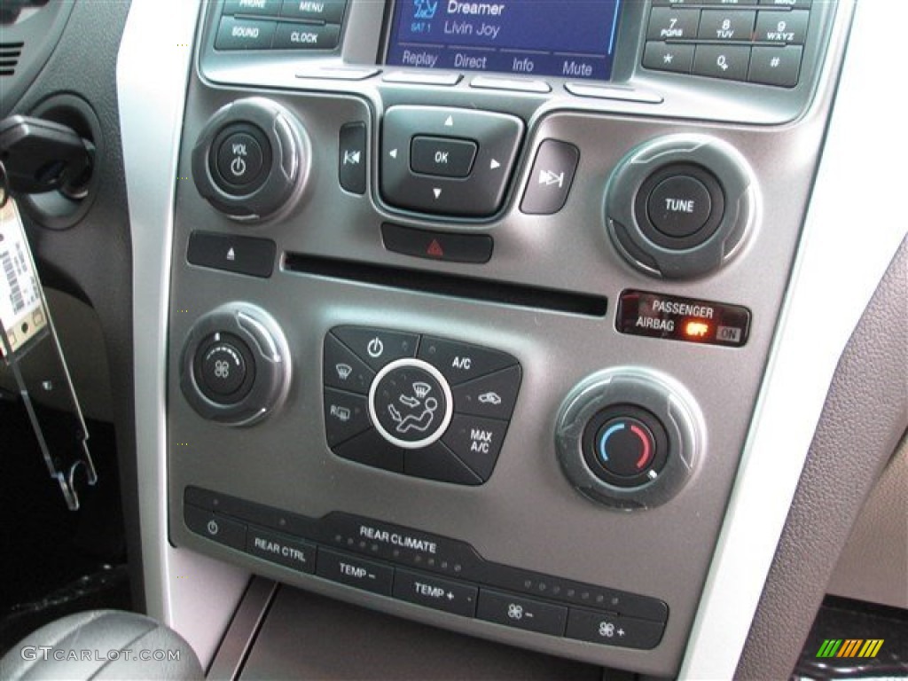 2015 Explorer FWD - Oxford White / Medium Light Stone photo #33