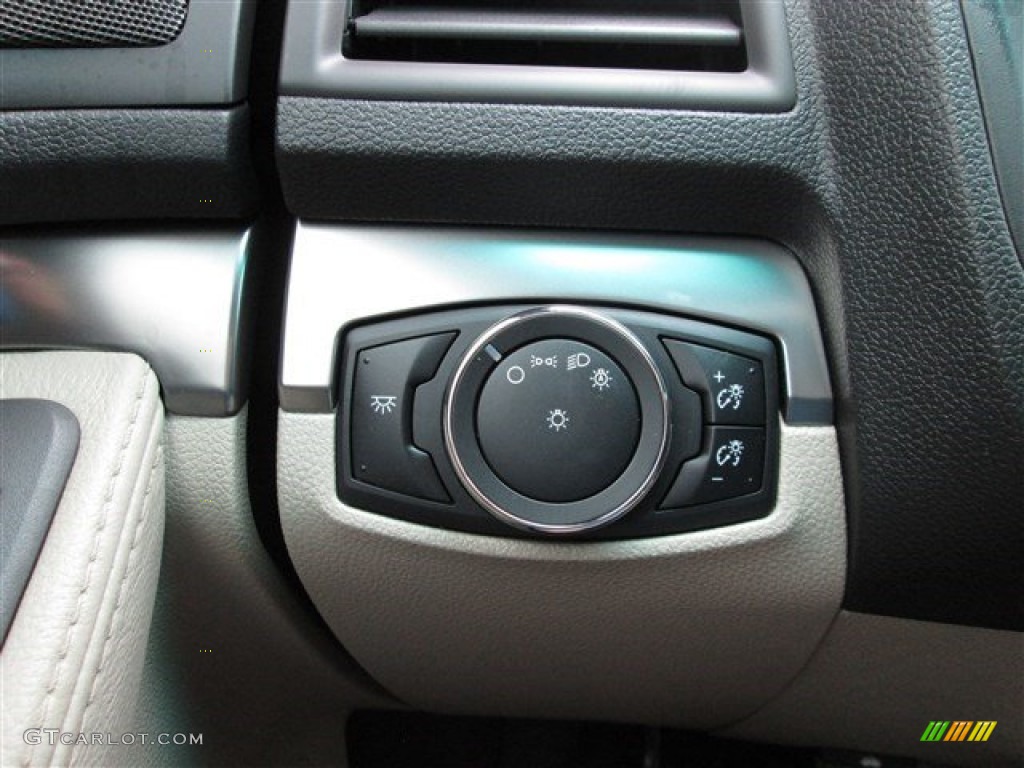 2015 Explorer FWD - Oxford White / Medium Light Stone photo #39