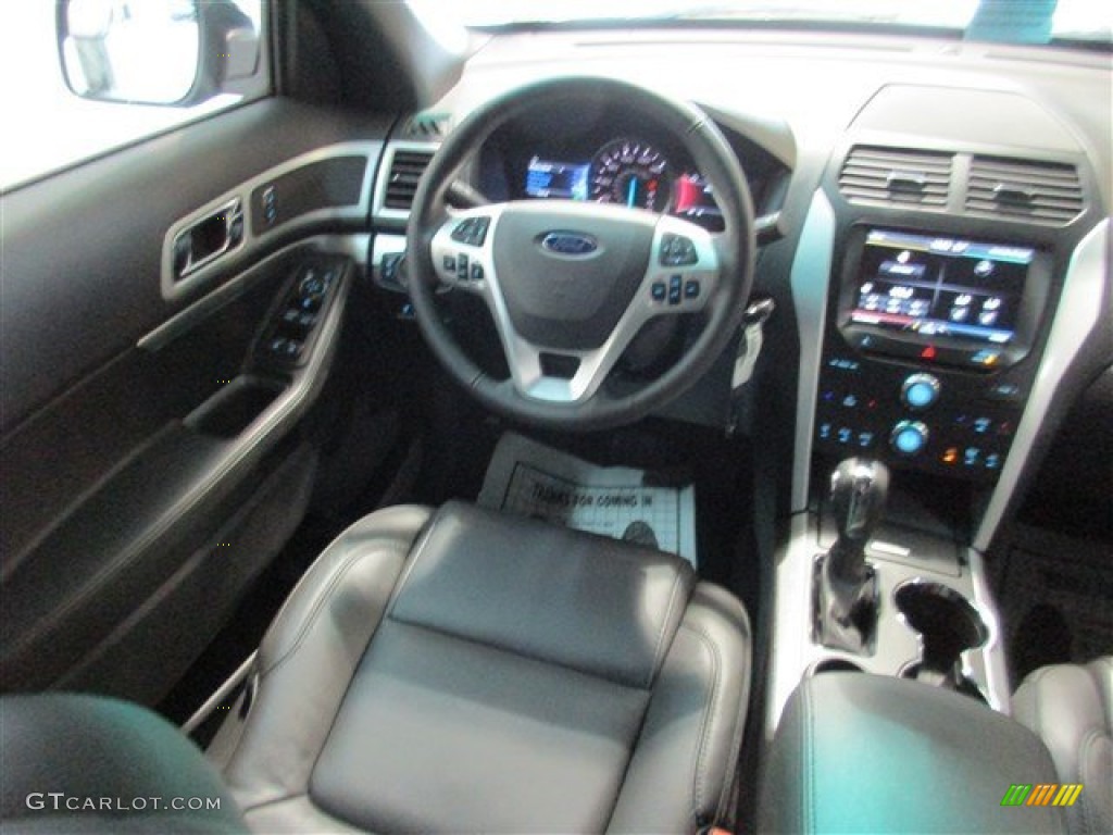 2015 Explorer XLT - Magnetic / Charcoal Black photo #11