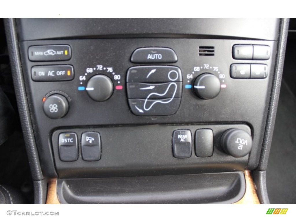 2004 XC90 T6 AWD - Silver Metallic / Graphite photo #18