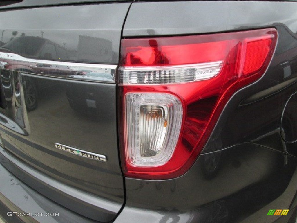 2015 Explorer XLT - Magnetic / Charcoal Black photo #14