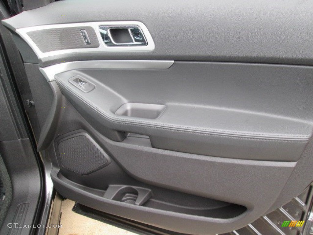 2015 Explorer XLT - Magnetic / Charcoal Black photo #29