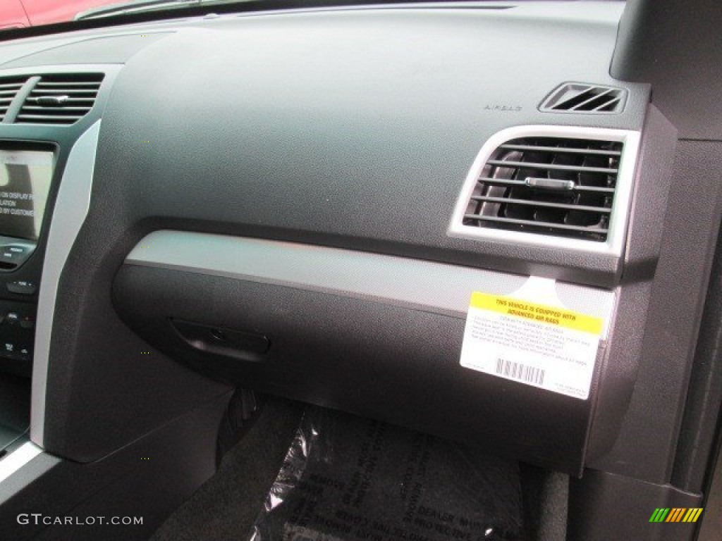 2015 Explorer XLT - Magnetic / Charcoal Black photo #30