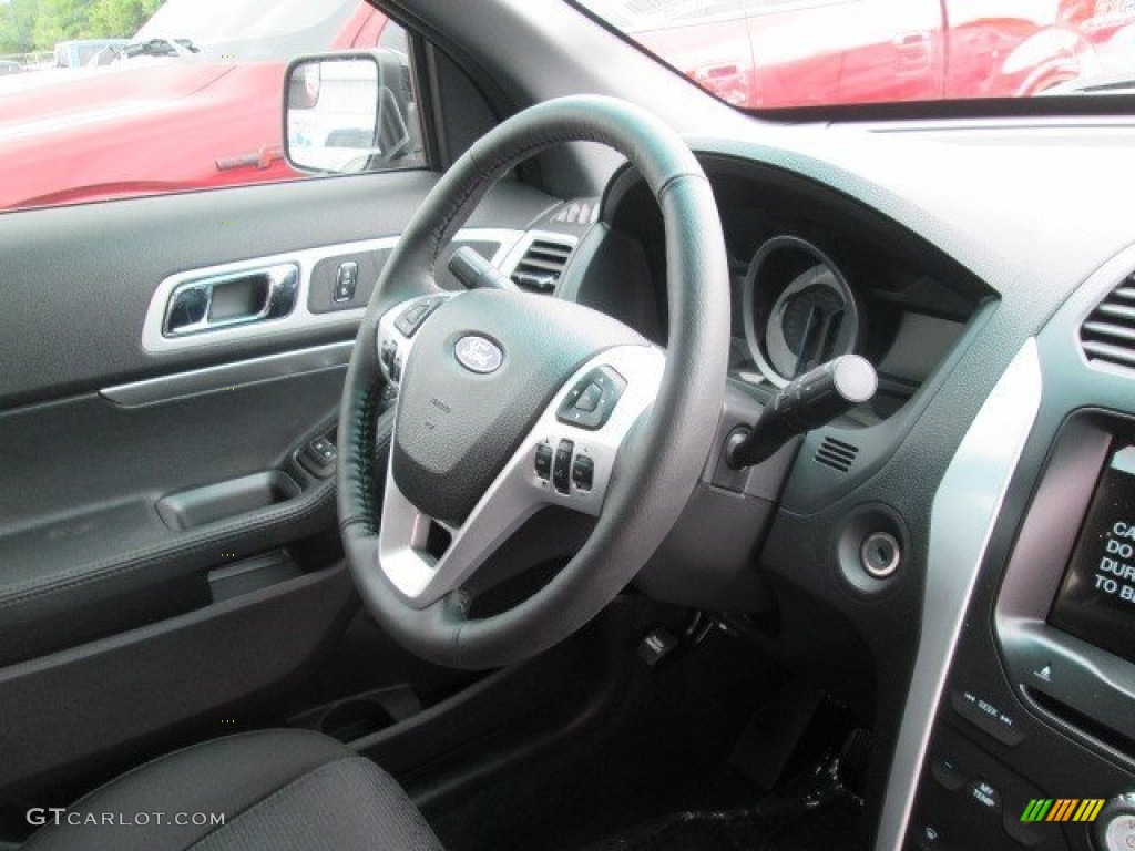 2015 Explorer XLT - Magnetic / Charcoal Black photo #32