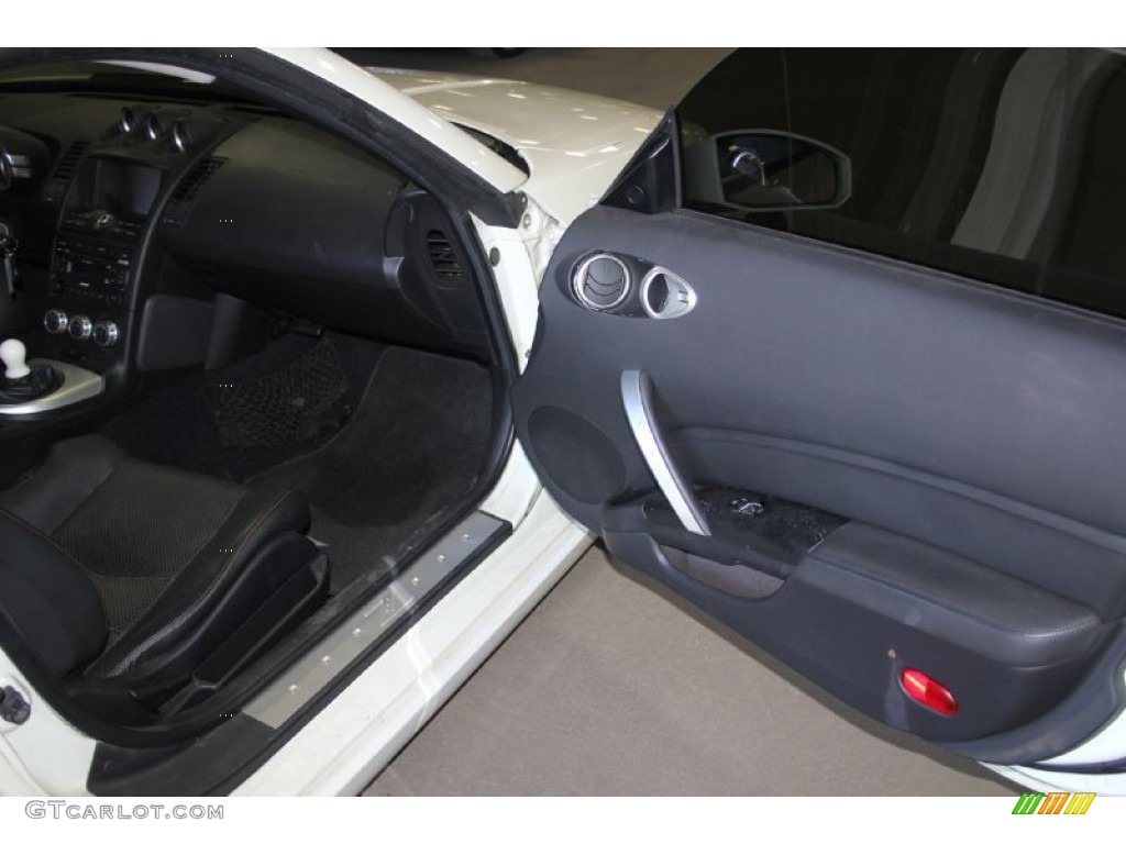 2006 350Z Grand Touring Coupe - Pikes Peak White Pearl / Charcoal Leather photo #18
