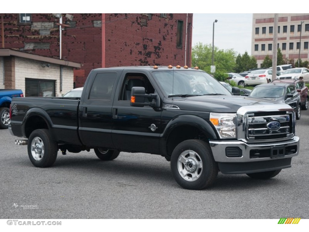 Tuxedo Black Ford F250 Super Duty