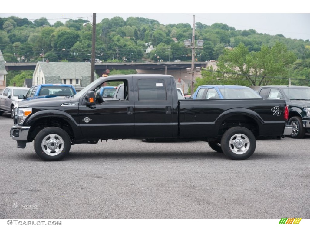 2015 F250 Super Duty XLT Crew Cab 4x4 - Tuxedo Black / Steel photo #2