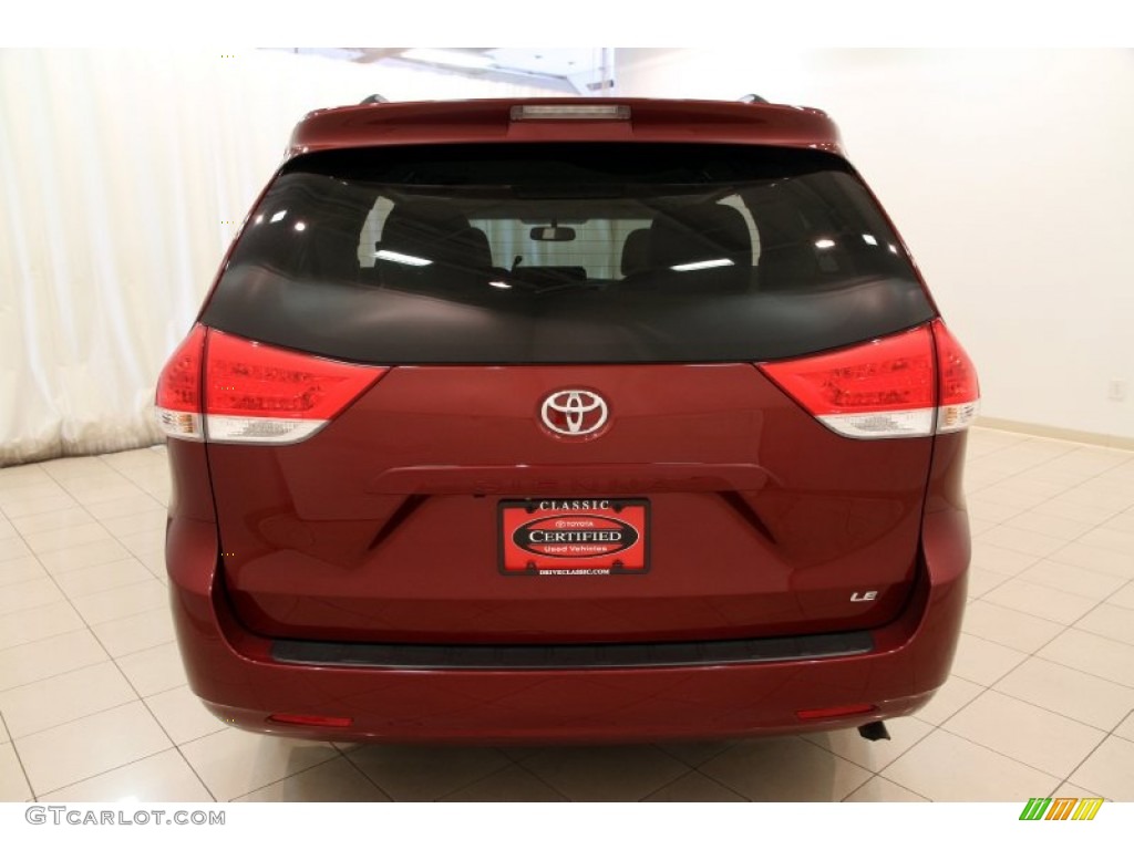 2014 Sienna LE - Salsa Red Pearl / Light Gray photo #16
