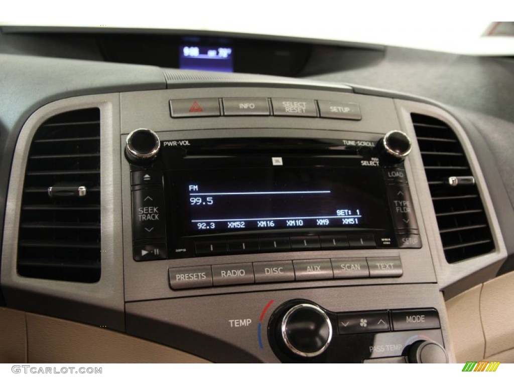 2010 Toyota Venza V6 Controls Photo #104239709