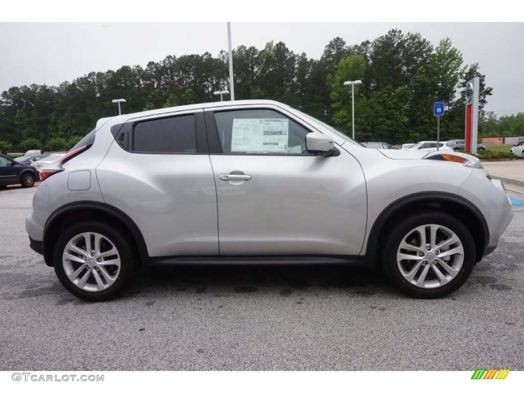 Brilliant Silver 2015 Nissan Juke SV Exterior Photo #104241146