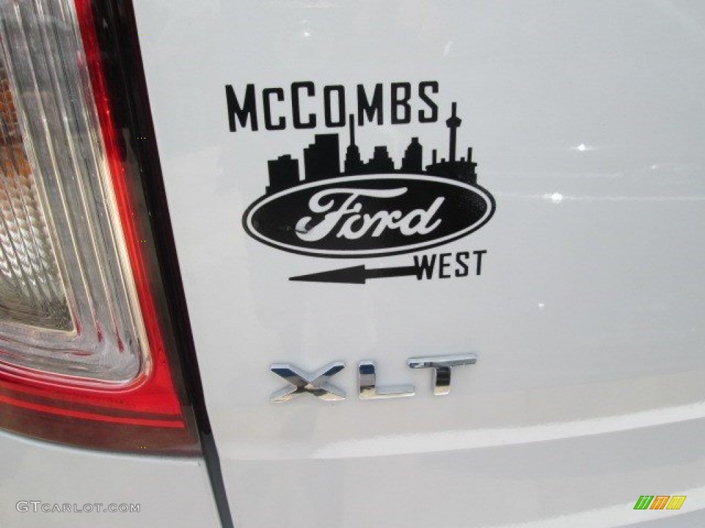 2015 Explorer XLT - Oxford White / Charcoal Black photo #12