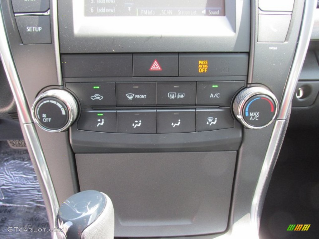 2015 Camry LE - Predawn Gray Mica / Black photo #26