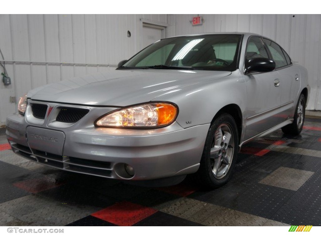 2004 Grand Am SE Sedan - Galaxy Silver Metallic / Dark Pewter photo #3