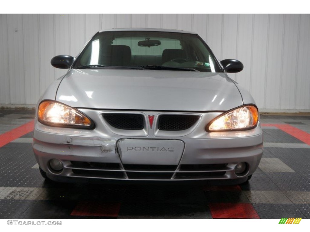 2004 Grand Am SE Sedan - Galaxy Silver Metallic / Dark Pewter photo #4