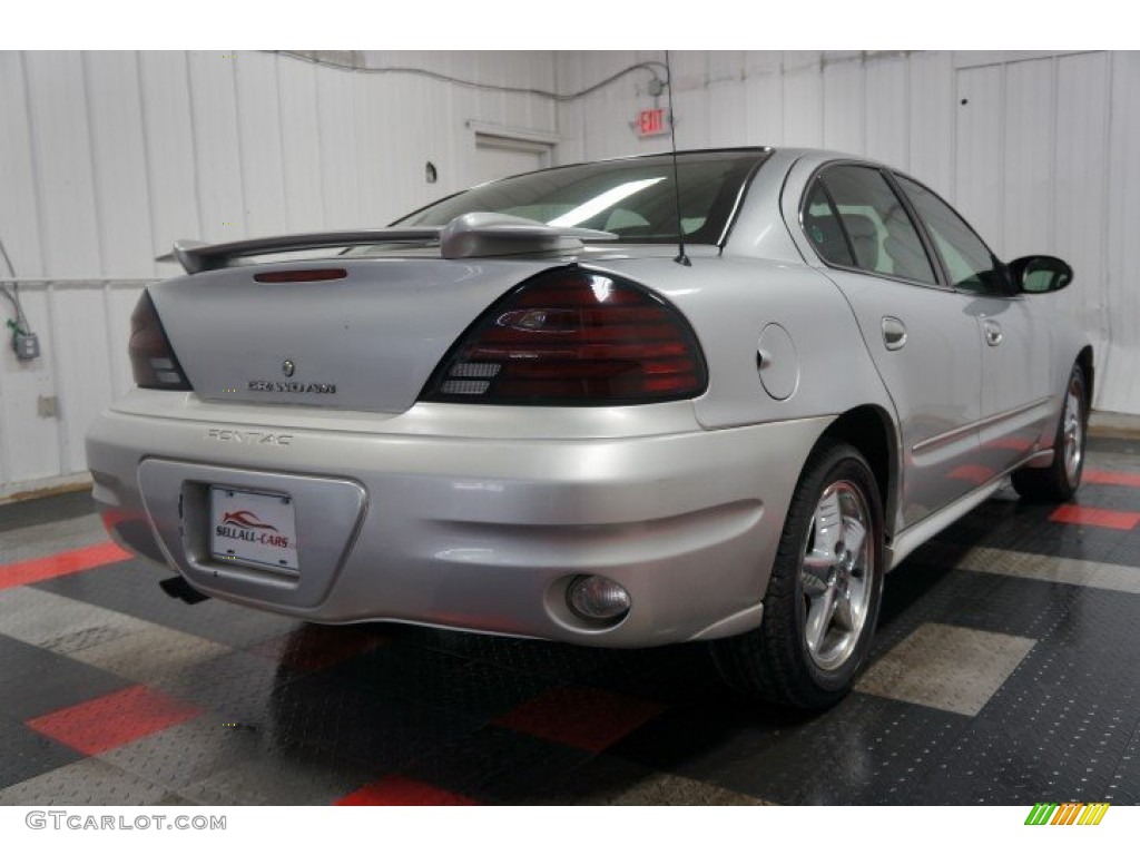 2004 Grand Am SE Sedan - Galaxy Silver Metallic / Dark Pewter photo #8