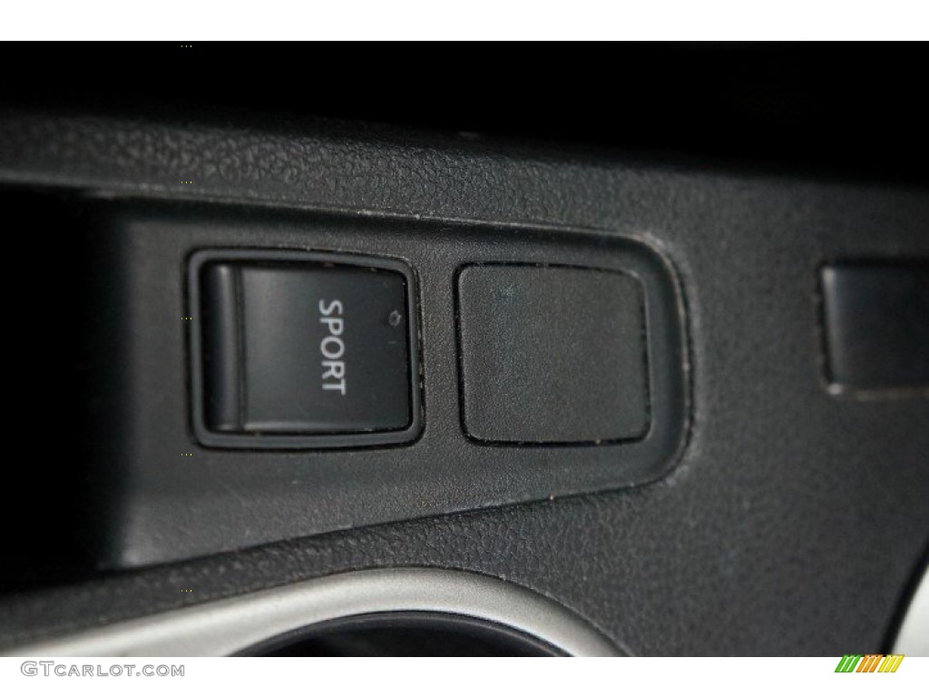 2012 Rogue SV AWD - Platinum Graphite / Black photo #28