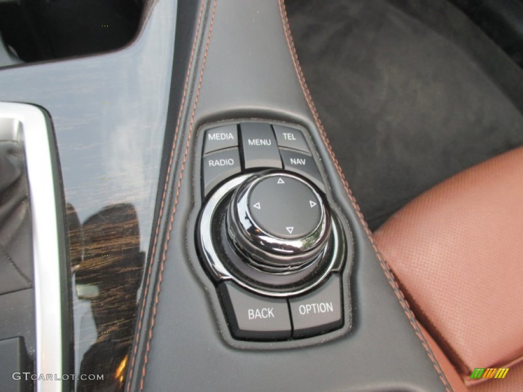 2013 BMW 6 Series 650i xDrive Convertible Controls Photos