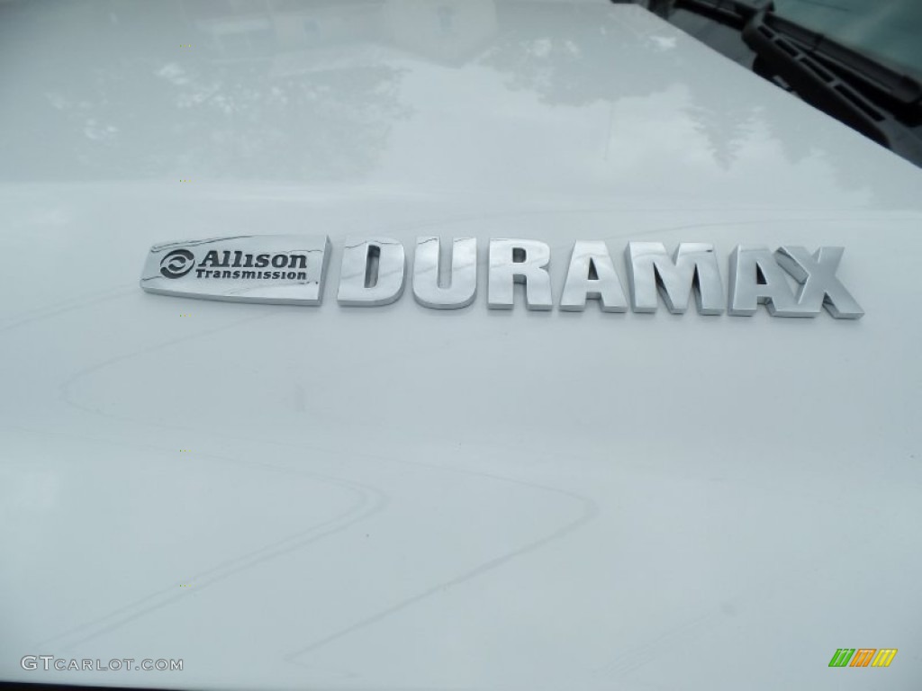 2015 Chevrolet Silverado 3500HD High Country Crew Cab Dual Rear Wheel 4x4 Marks and Logos Photo #104264028