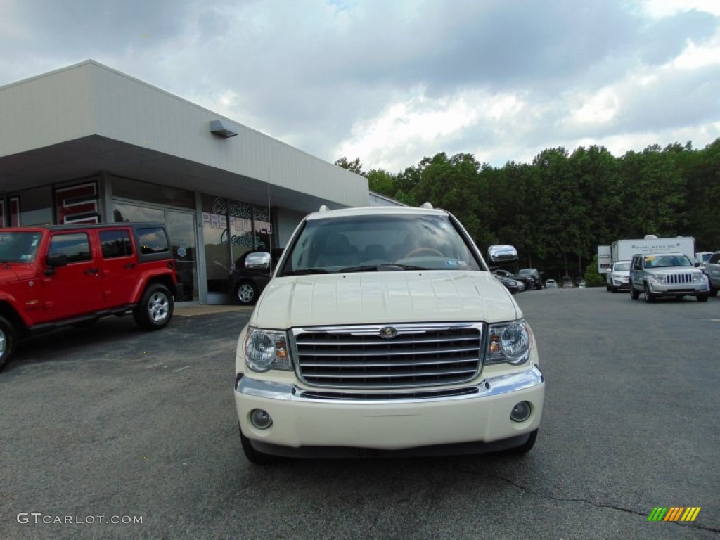 2008 Aspen Limited 4WD - Cool Vanilla / Light Graystone photo #8