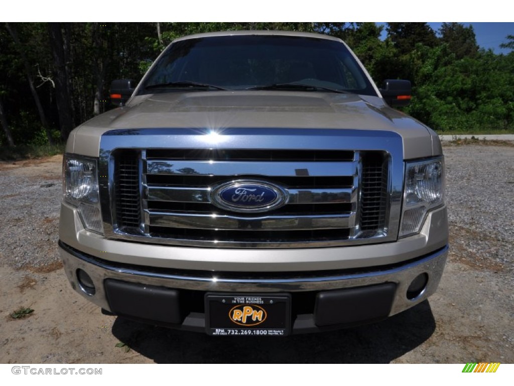 2010 F150 XLT SuperCab - Pueblo Gold Metallic / Tan photo #2