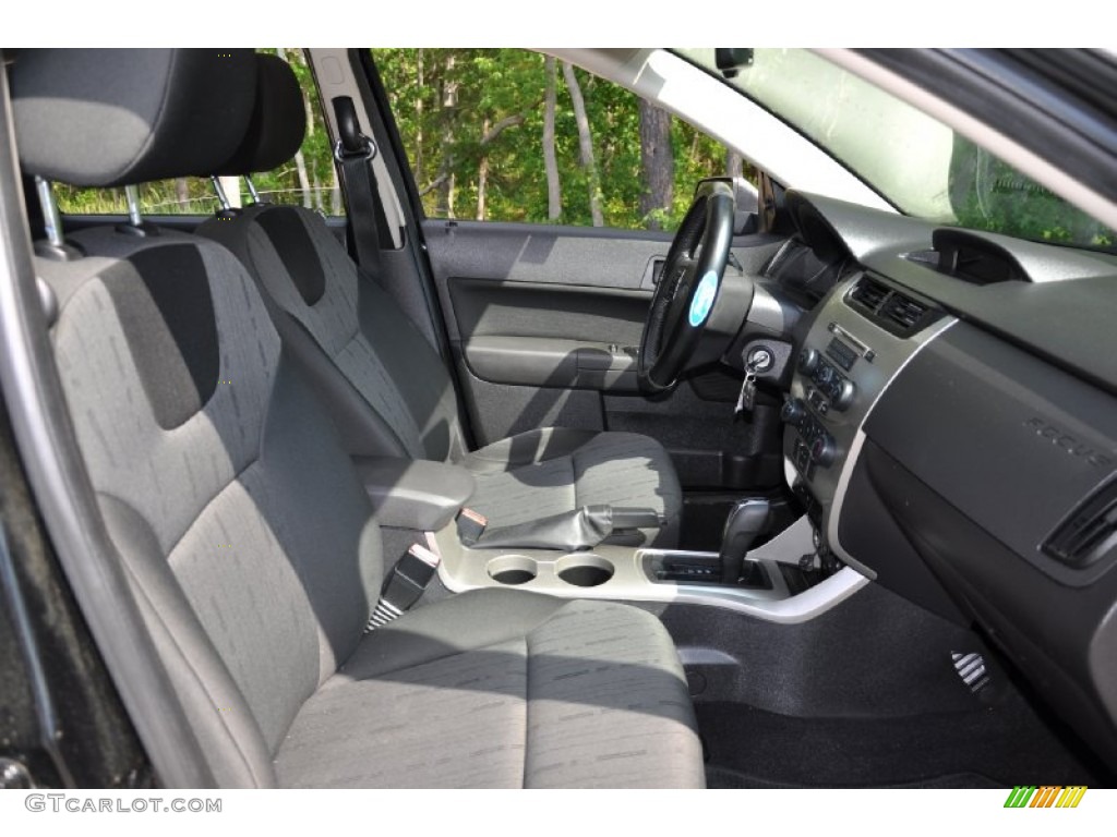 2009 Focus SE Sedan - Ebony Black / Medium Stone photo #11