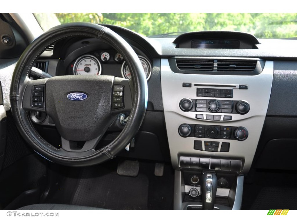 2009 Focus SE Sedan - Ebony Black / Medium Stone photo #19