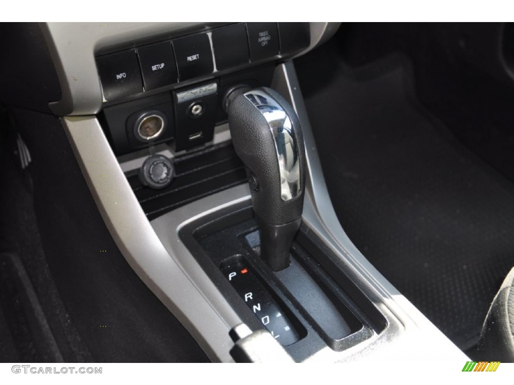 2009 Focus SE Sedan - Ebony Black / Medium Stone photo #22