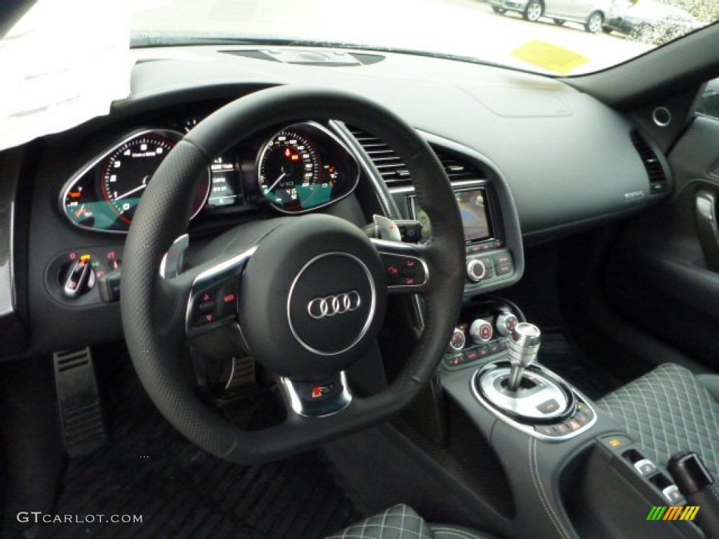2015 R8 Spyder V10 - Mythos Black Metallic / Black photo #9