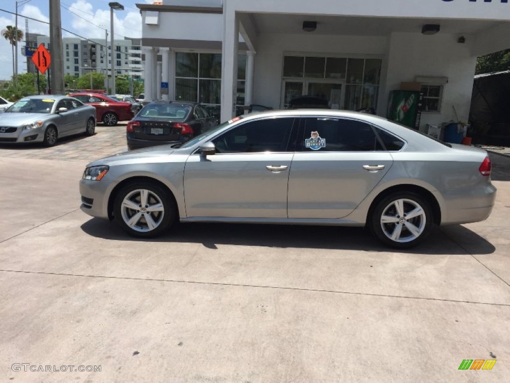 2012 Passat 2.5L SE - Tungsten Silver Metallic / Titan Black photo #2
