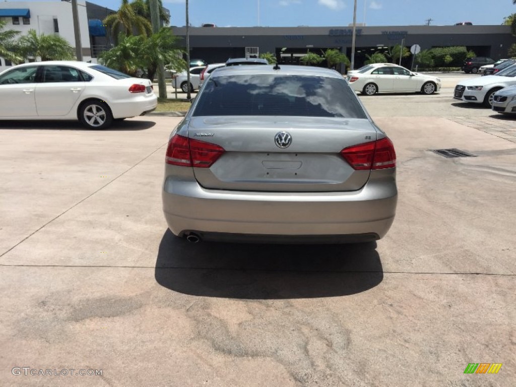 2012 Passat 2.5L SE - Tungsten Silver Metallic / Titan Black photo #4