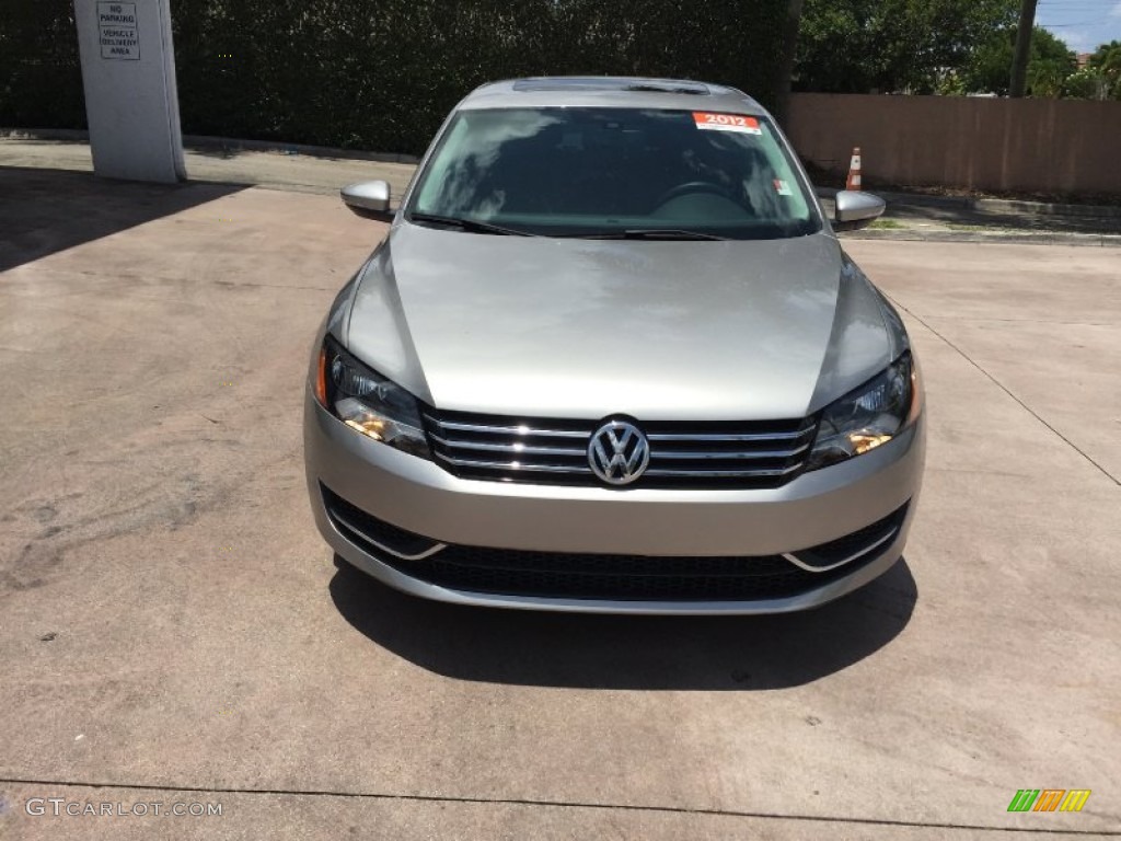 2012 Passat 2.5L SE - Tungsten Silver Metallic / Titan Black photo #8