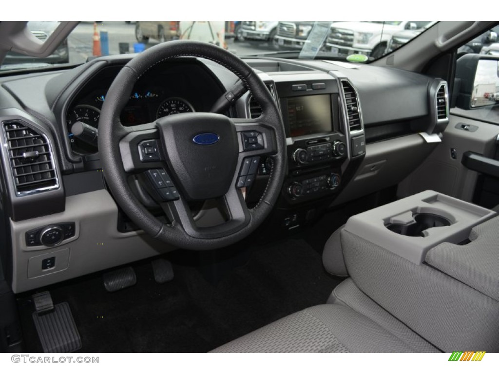 2015 Ford F150 XLT SuperCrew 4x4 Medium Earth Gray Dashboard Photo #104277362