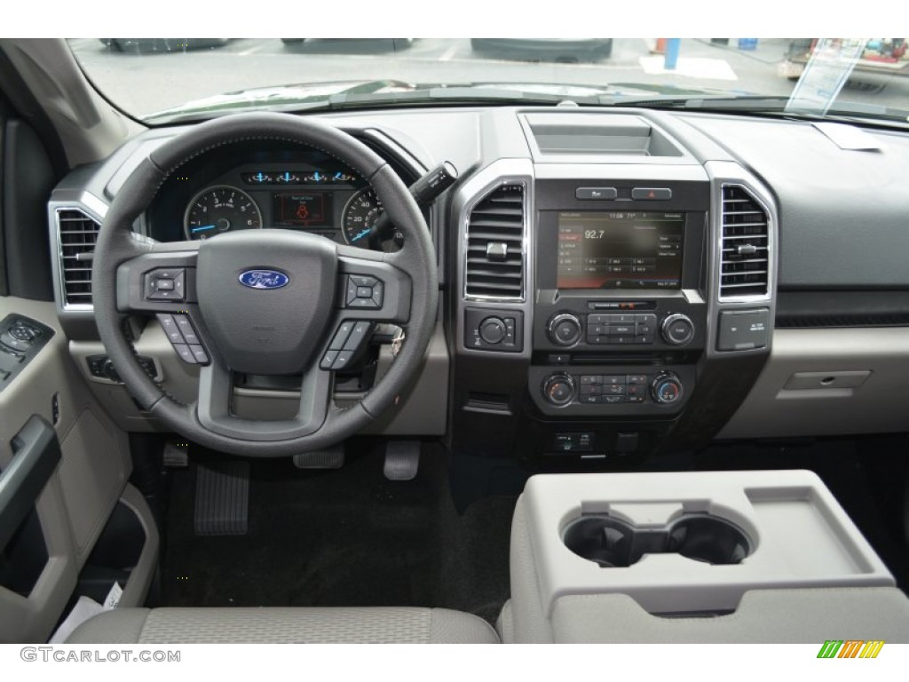 2015 Ford F150 XLT SuperCrew 4x4 Dashboard Photos