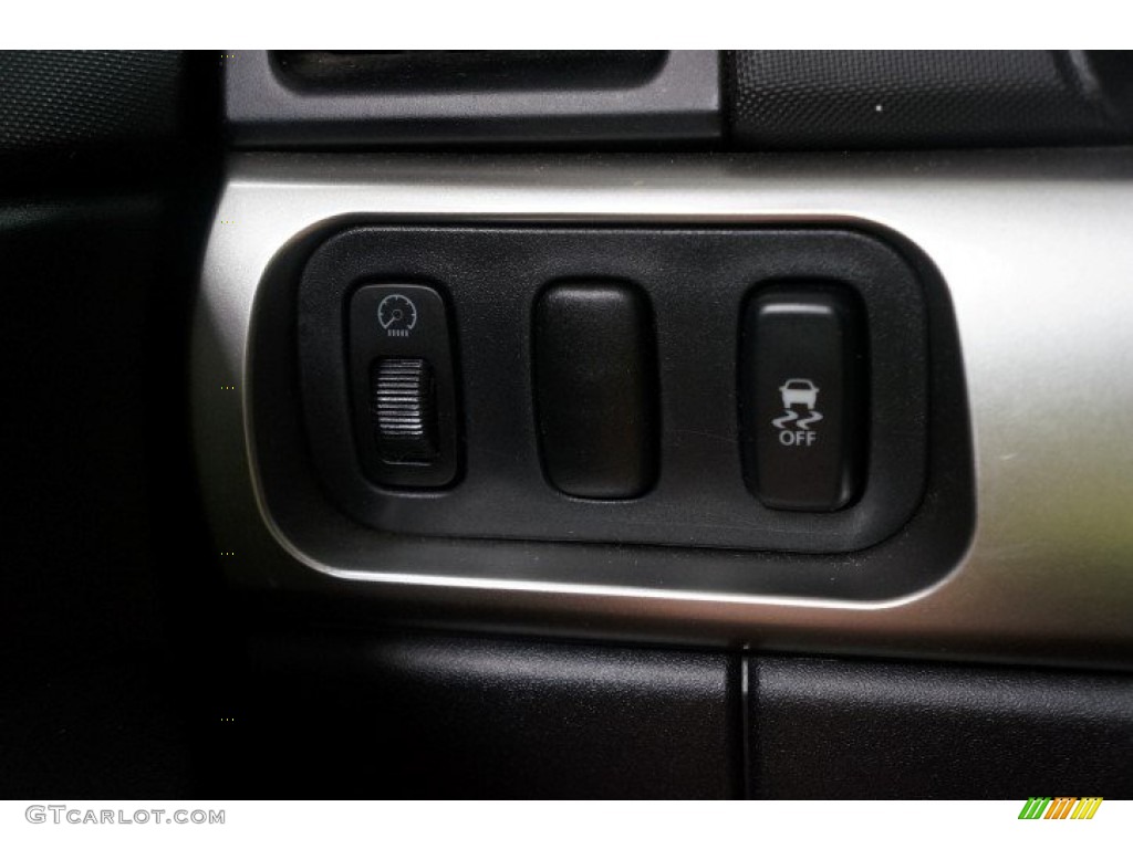 2011 Galant FE - White Pearl / Medium Gray photo #26