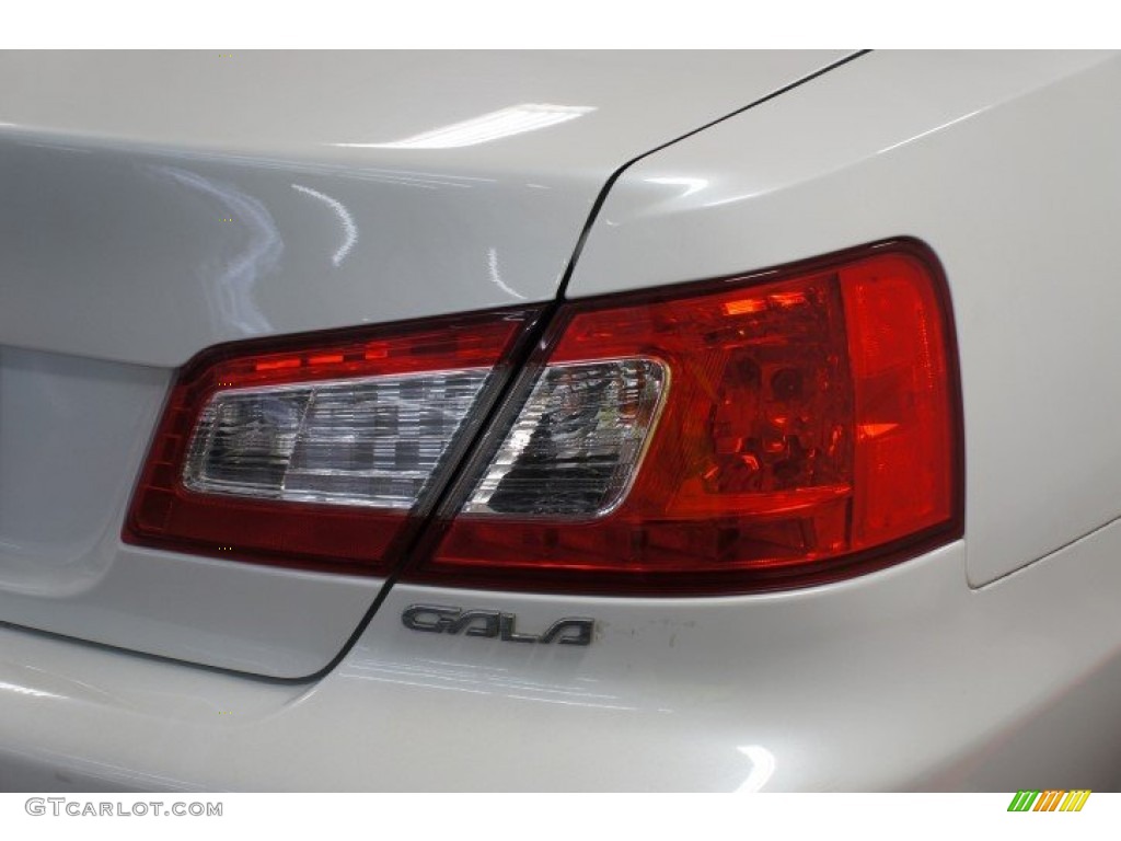 2011 Galant FE - White Pearl / Medium Gray photo #51