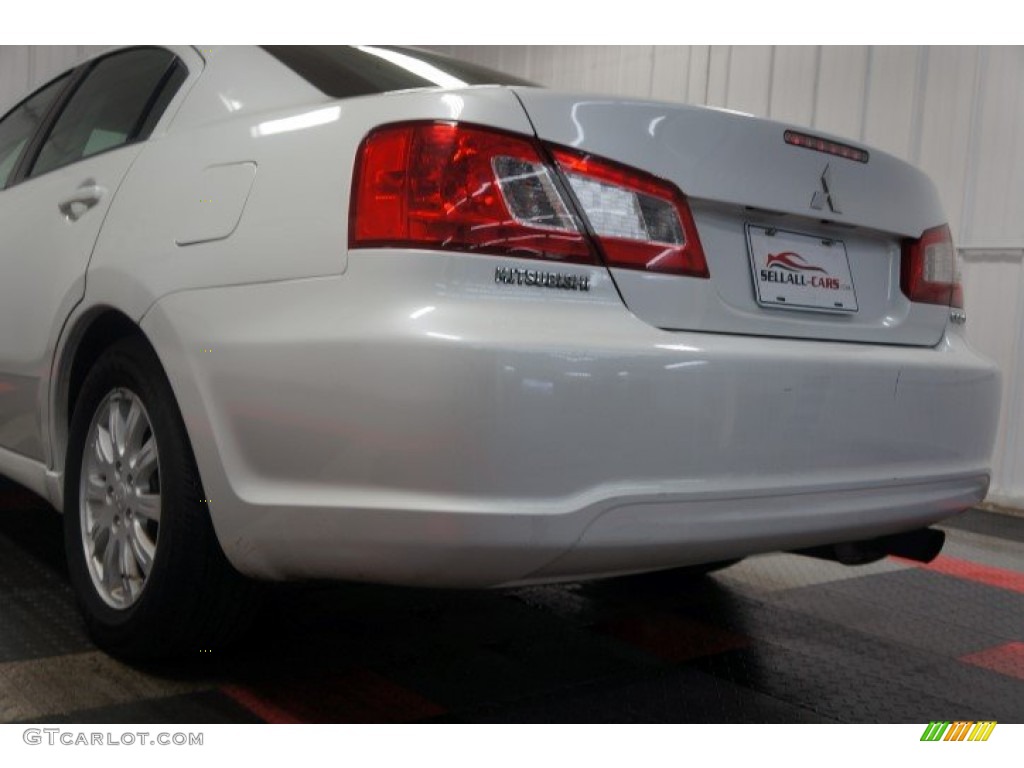2011 Galant FE - White Pearl / Medium Gray photo #53