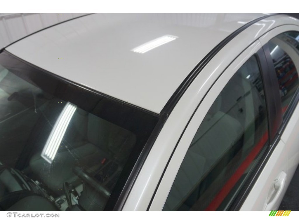2011 Galant FE - White Pearl / Medium Gray photo #67