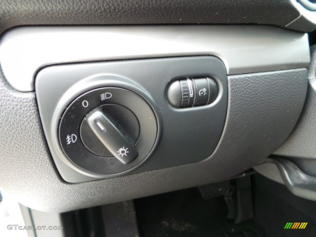 2013 Golf 4 Door TDI - Candy White / Titan Black photo #45