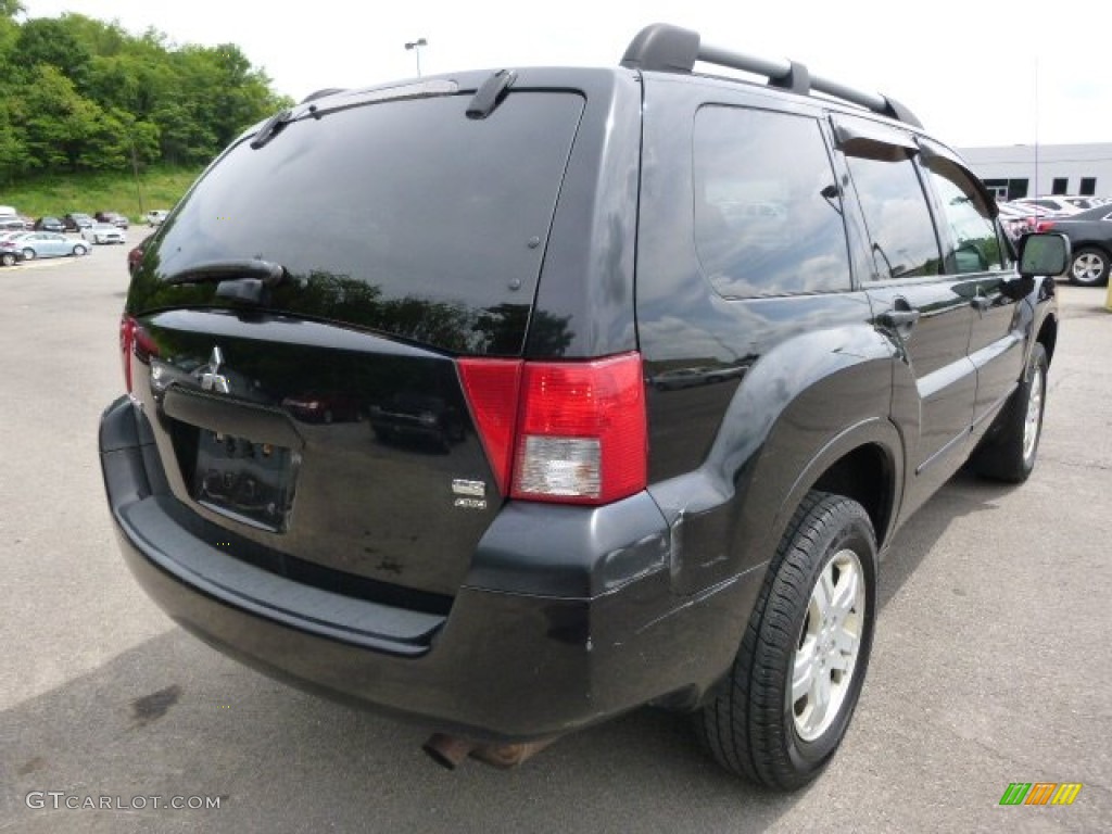 2004 Endeavor LS AWD - Kalapana Black / Charcoal Gray photo #4