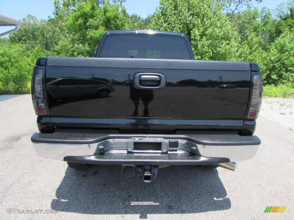 2006 Silverado 2500HD LS Extended Cab 4x4 - Black / Dark Charcoal photo #4