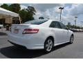 Super White - Camry SE Photo No. 3