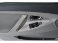 Super White - Camry SE Photo No. 9