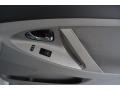 Super White - Camry SE Photo No. 16