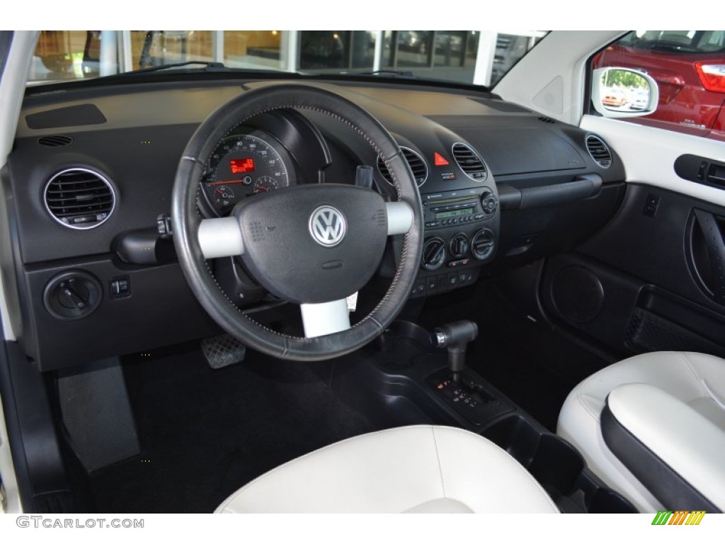 2008 New Beetle Triple White Coupe - Campanella White / White photo #11