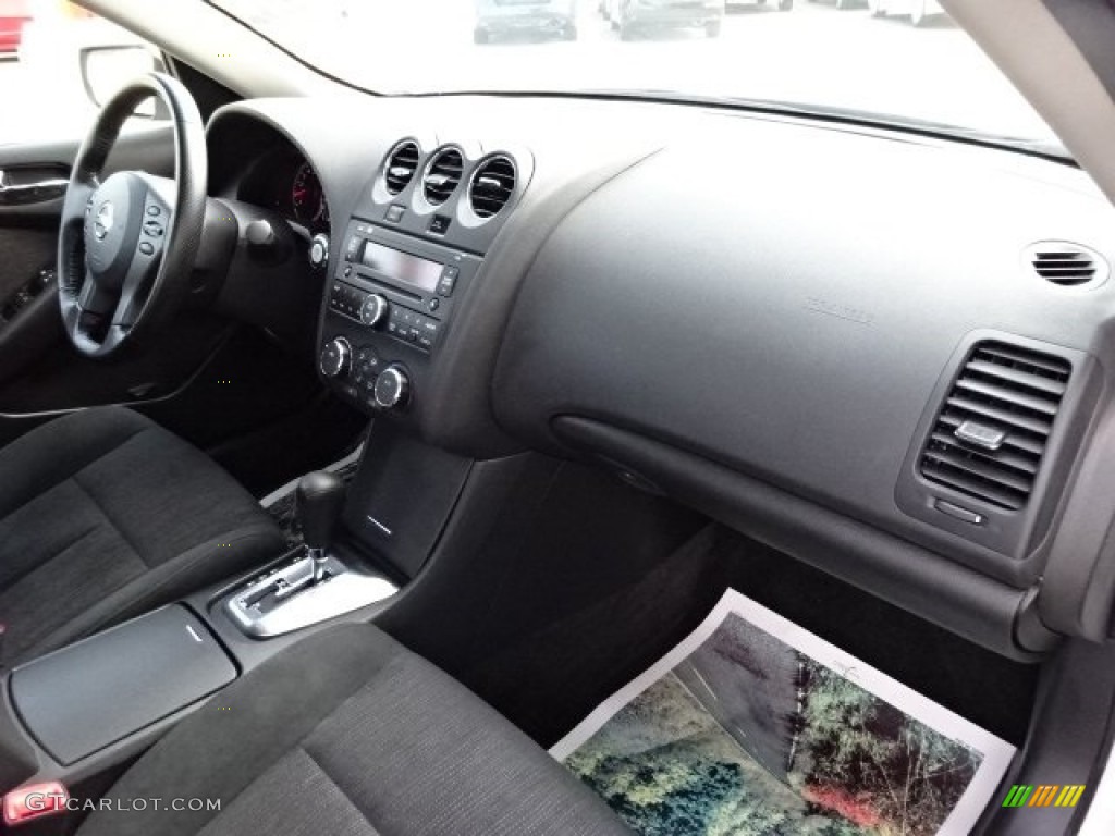 2012 Altima 2.5 S - Winter Frost White / Charcoal photo #16