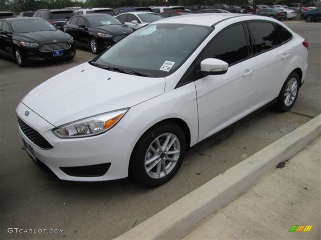 Oxford White 2015 Ford Focus SE Sedan Exterior Photo #104333138