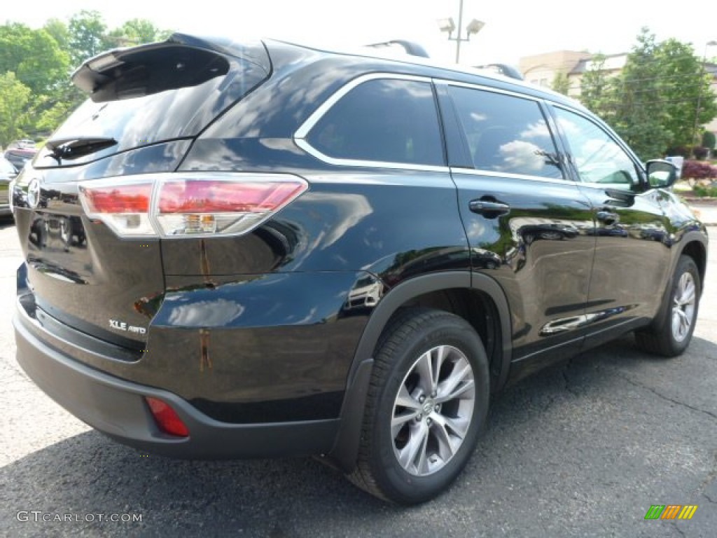 2015 Highlander XLE AWD - Attitude Black Metallic / Black photo #2
