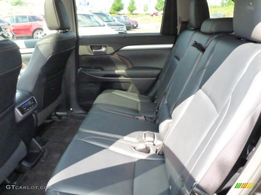 2015 Highlander XLE AWD - Attitude Black Metallic / Black photo #9