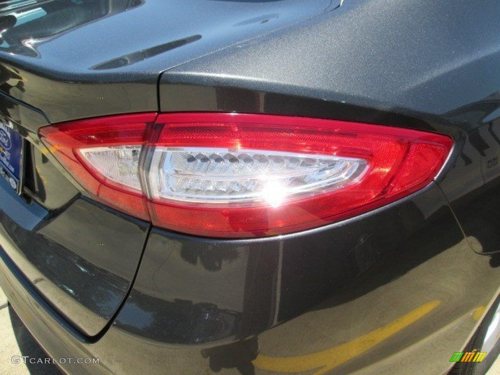2016 Fusion S - Magnetic Metallic / Medium Earth Gray photo #13
